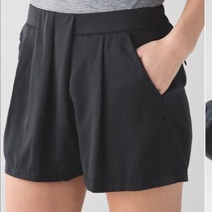Lululemon &Go keepsake short black